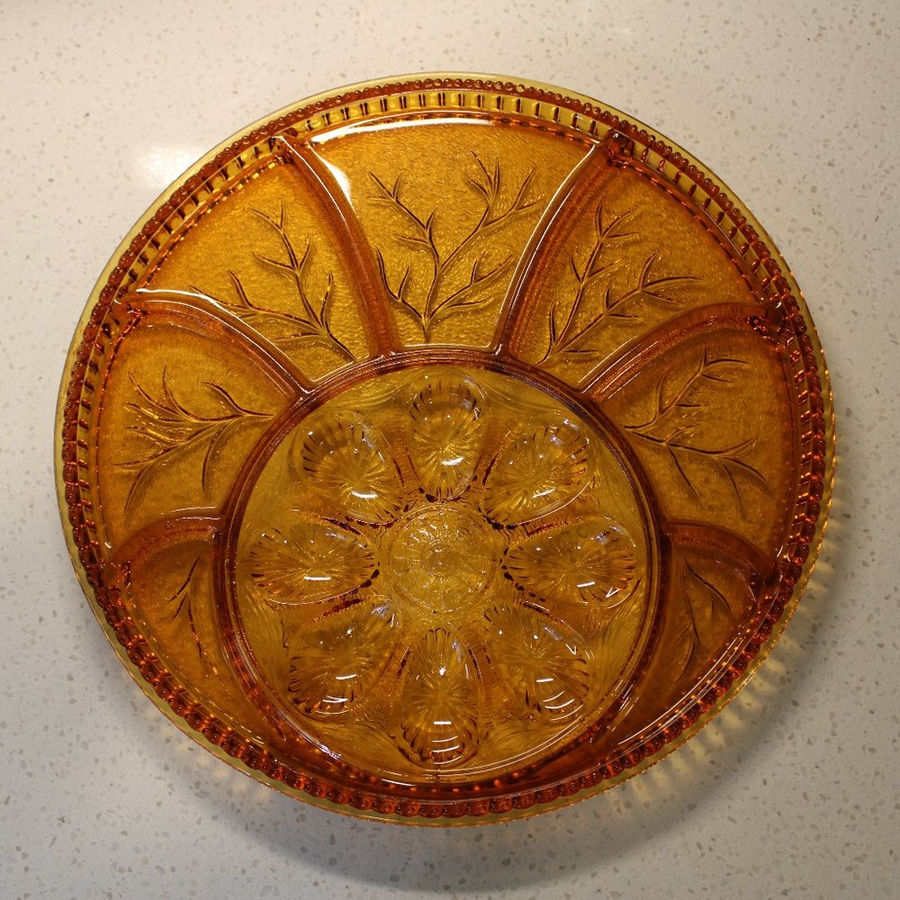 Amber Pebble Leaf Egg Tray